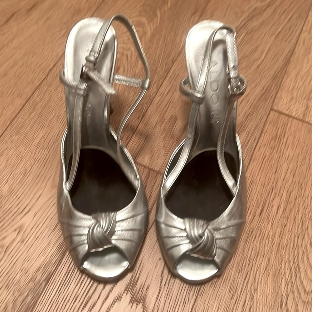 Aldo peep toe heels